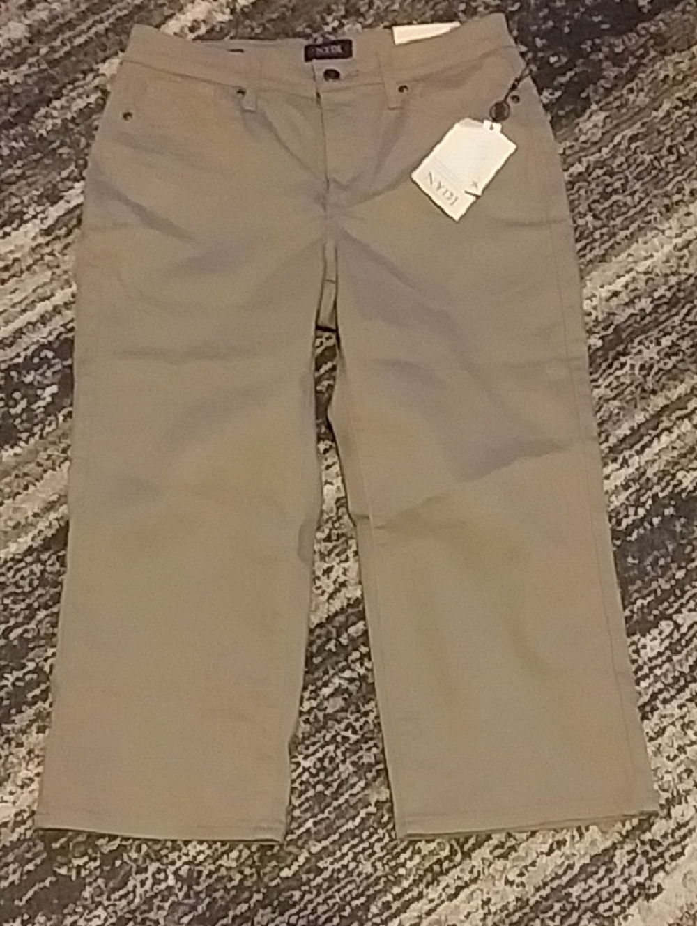NYDJ Relaxed Capri 4 Petite